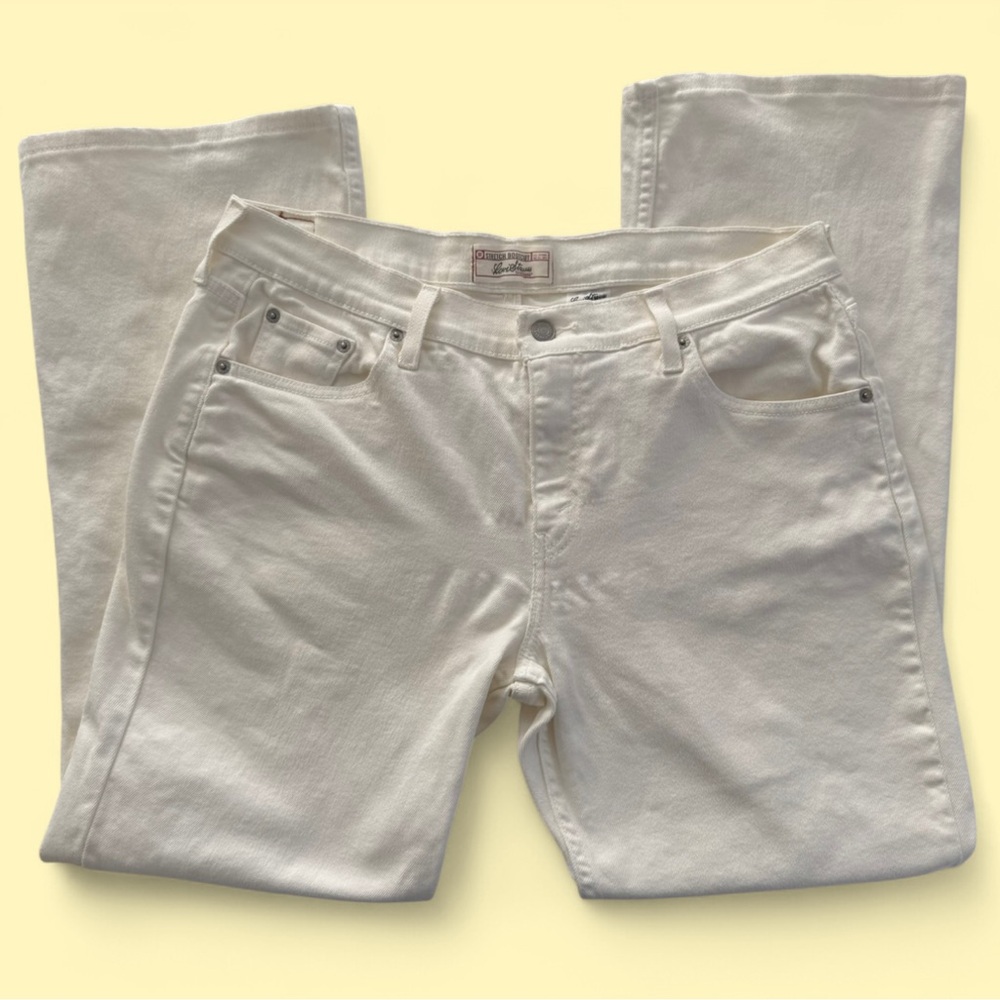 Women’s White Levi’s Strauss Mid Rise  Stretch Bootcut Jeans  Size 12